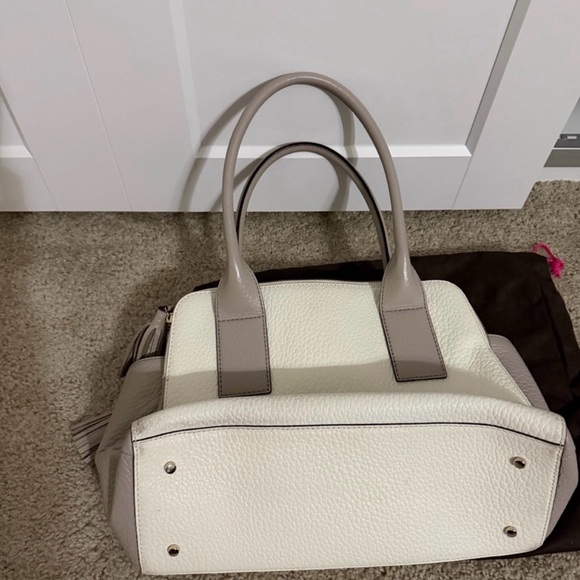 Kate Spade New York Southport Avenue Lydia satchel bag in a pebbled leather - Picture 5 of 5